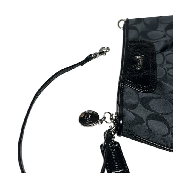Coach Black Logo Wristlet Vintage - Picture 8 of 10